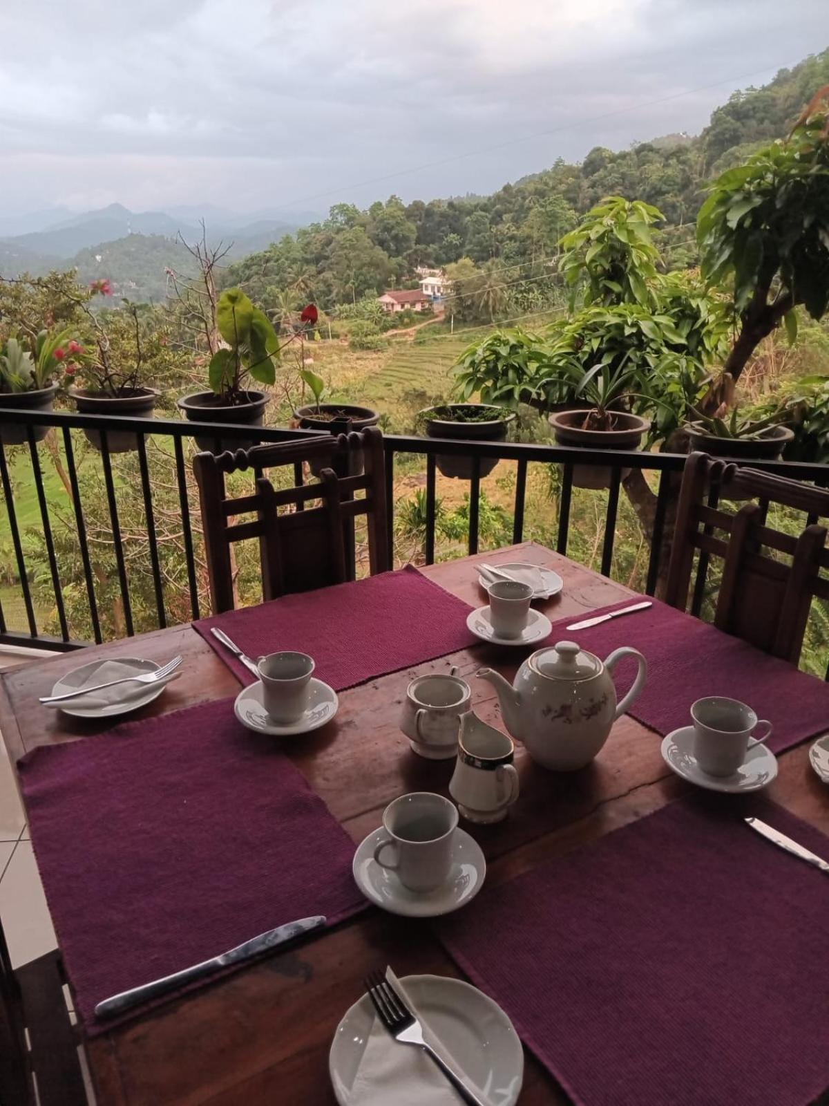 Kandy Ivy Mountain View Resort Exterior photo